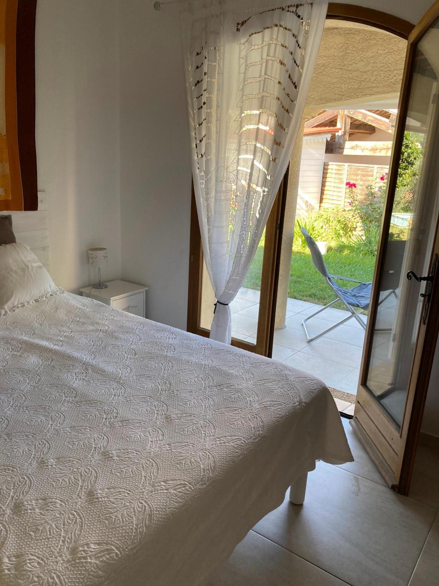 Bed & Breakfast Les Lillas Saint-Jeannet  Екстер'єр фото