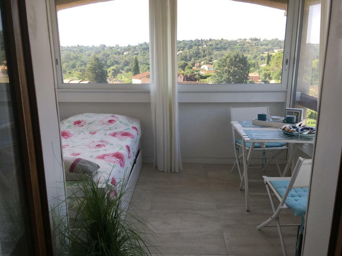 Bed & Breakfast Les Lillas Saint-Jeannet  Екстер'єр фото