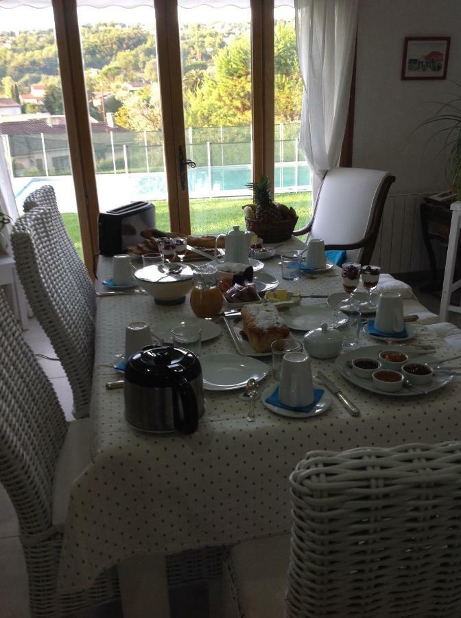 Bed & Breakfast Les Lillas Saint-Jeannet  Екстер'єр фото