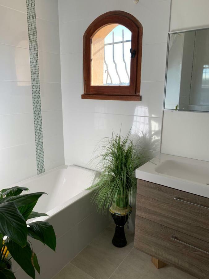 Bed & Breakfast Les Lillas Saint-Jeannet  Екстер'єр фото